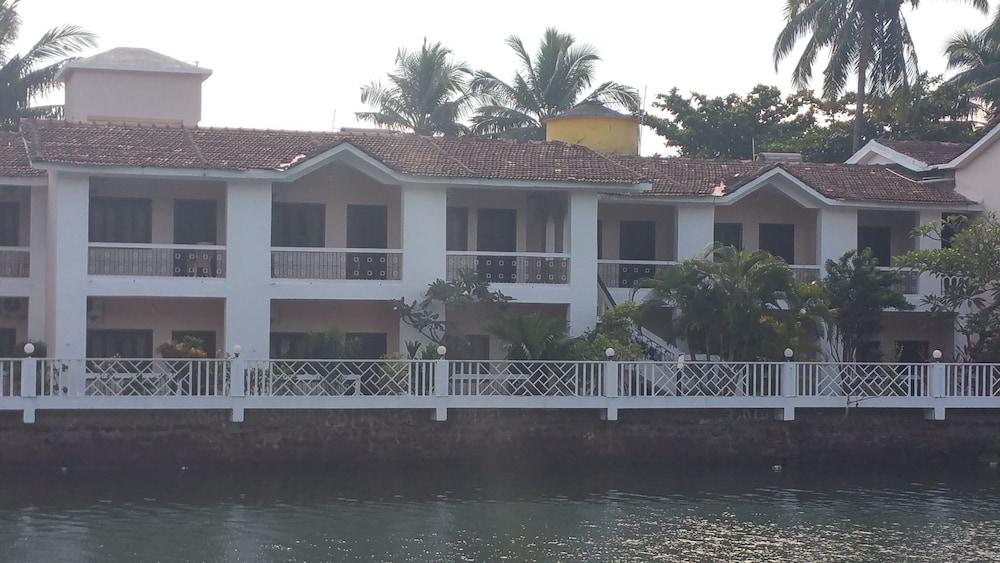 Hotel Riverside Baga Εξωτερικό φωτογραφία