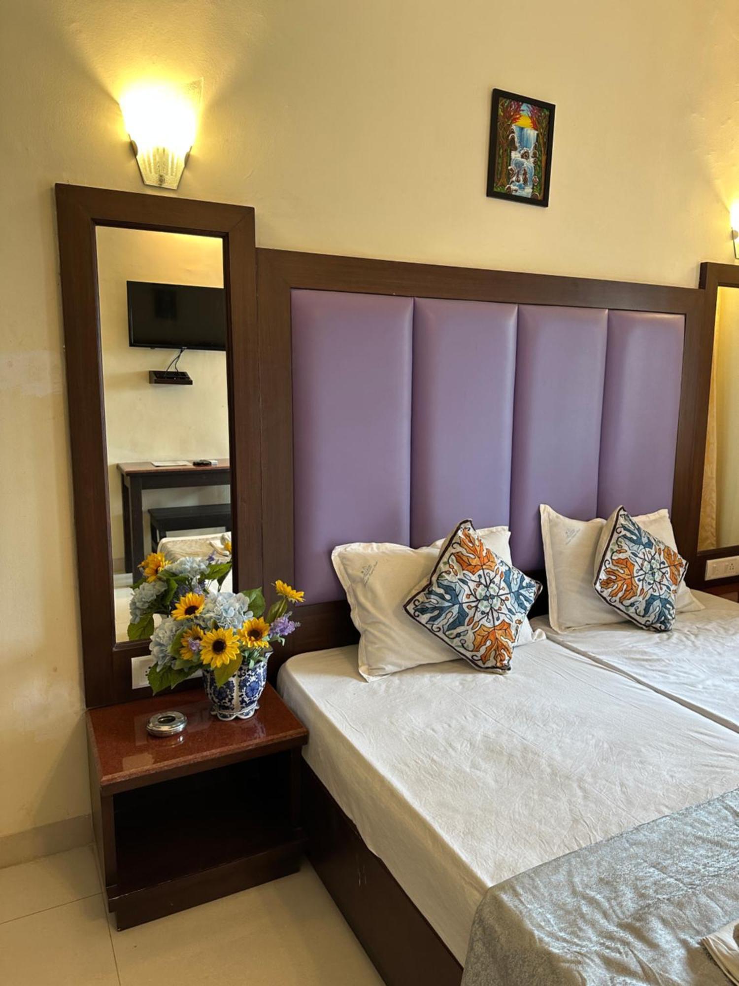 Hotel Riverside Baga Εξωτερικό φωτογραφία