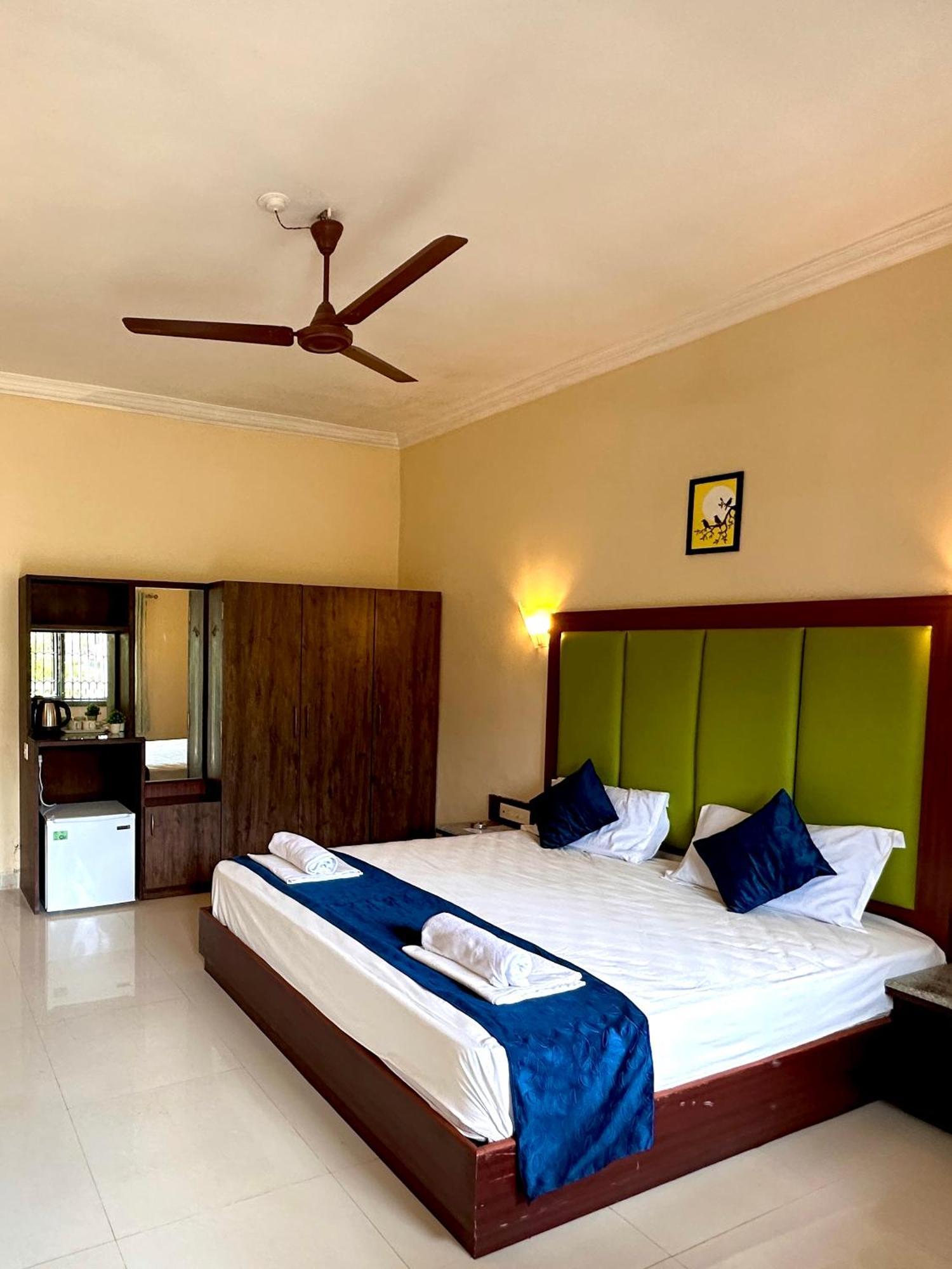 Hotel Riverside Baga Εξωτερικό φωτογραφία